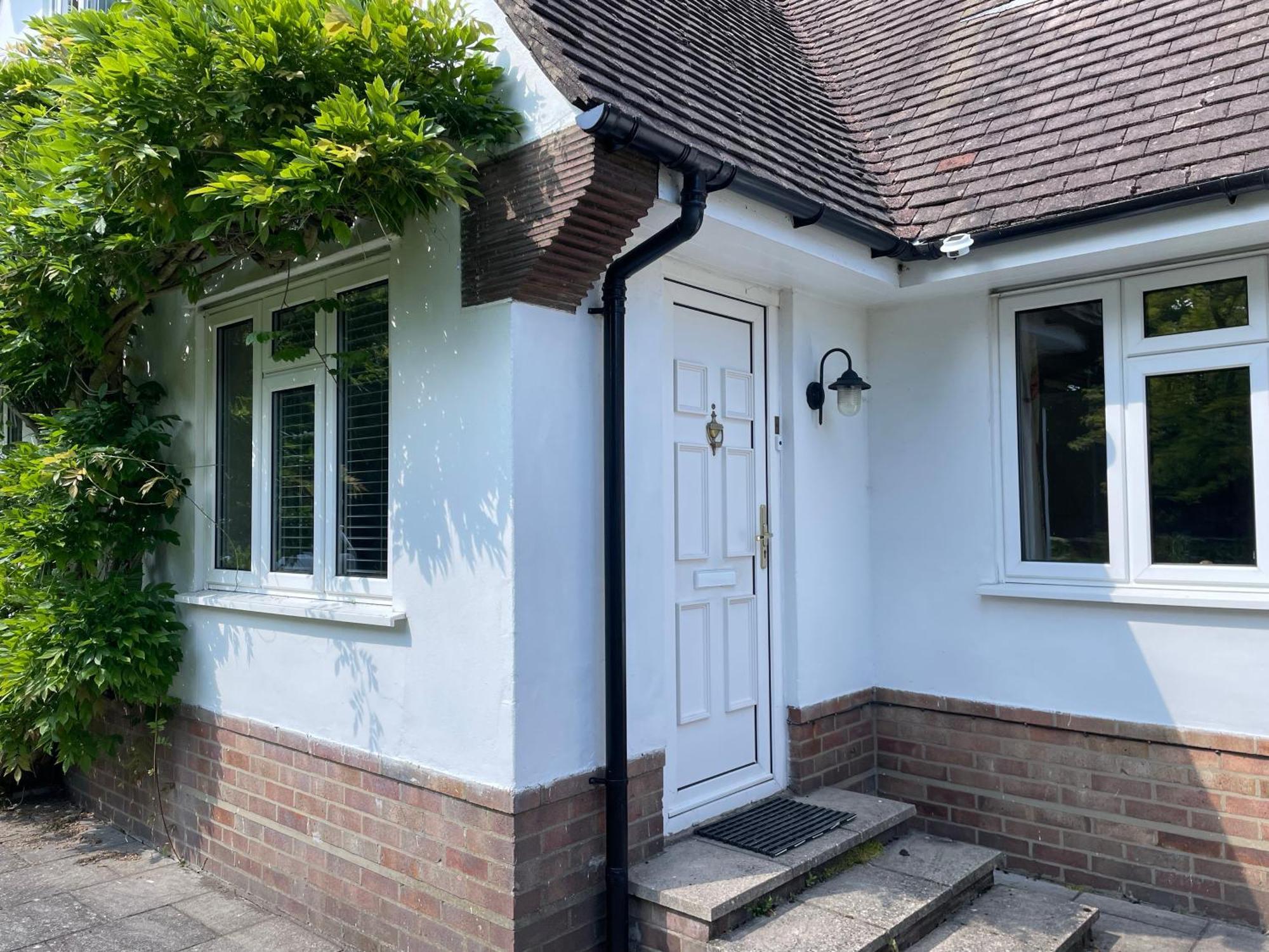 Charming Bournemouth House With Beautiful Spacious Gardens, 5 Min Drive To Beaches, Free Parking For 2-3 Cars מראה חיצוני תמונה