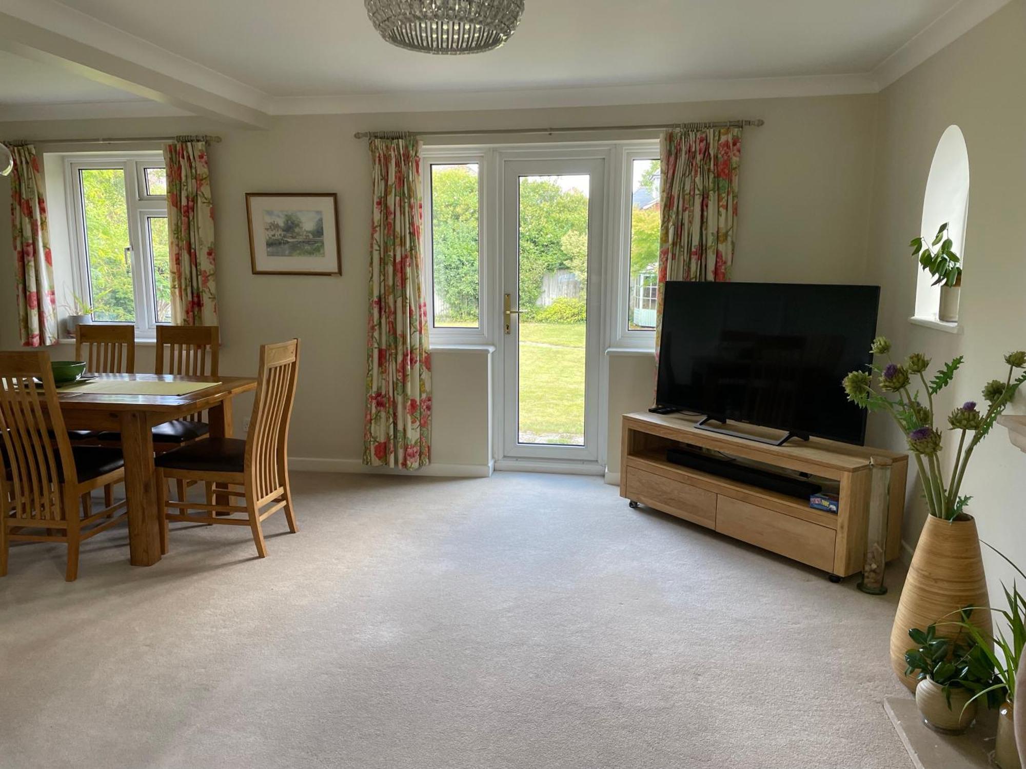 Charming Bournemouth House With Beautiful Spacious Gardens, 5 Min Drive To Beaches, Free Parking For 2-3 Cars מראה חיצוני תמונה