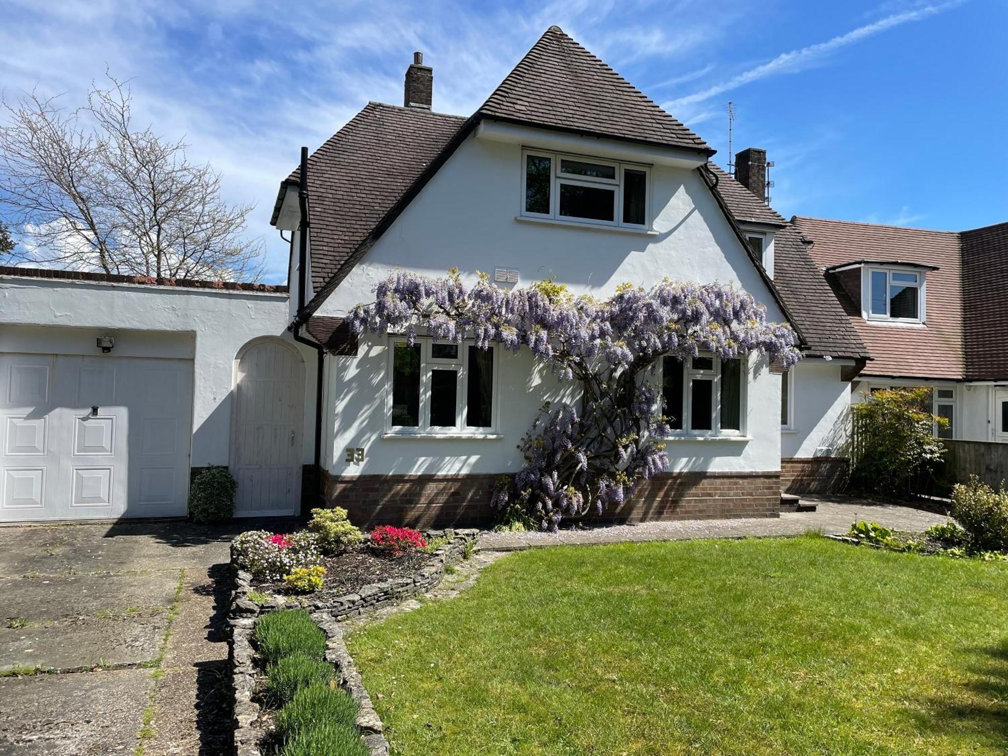 Charming Bournemouth House With Beautiful Spacious Gardens, 5 Min Drive To Beaches, Free Parking For 2-3 Cars מראה חיצוני תמונה