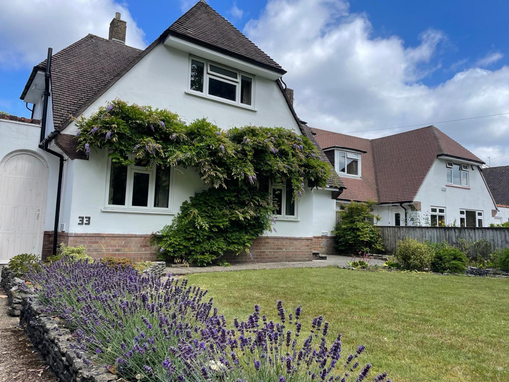Charming Bournemouth House With Beautiful Spacious Gardens, 5 Min Drive To Beaches, Free Parking For 2-3 Cars מראה חיצוני תמונה