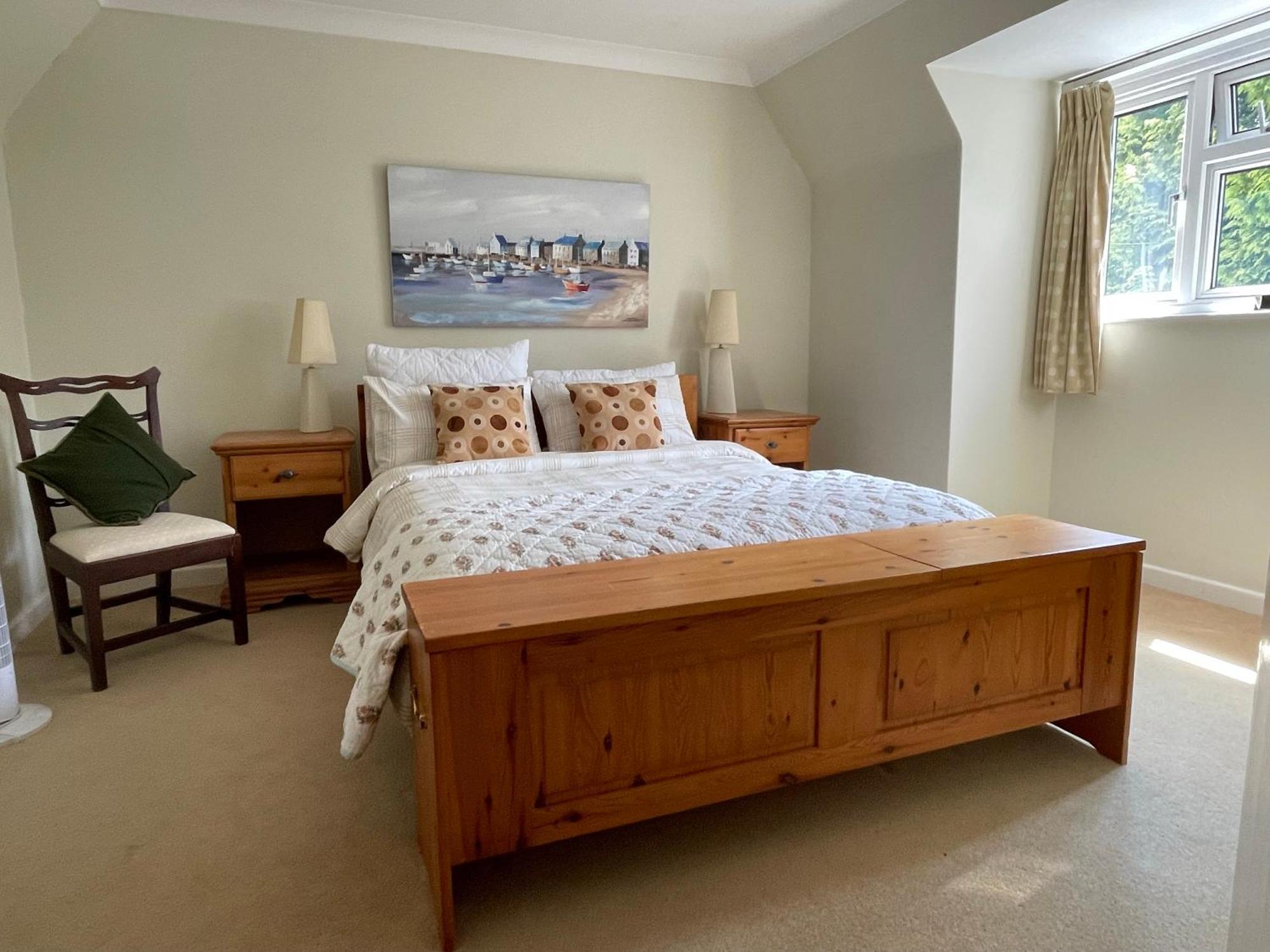 Charming Bournemouth House With Beautiful Spacious Gardens, 5 Min Drive To Beaches, Free Parking For 2-3 Cars מראה חיצוני תמונה